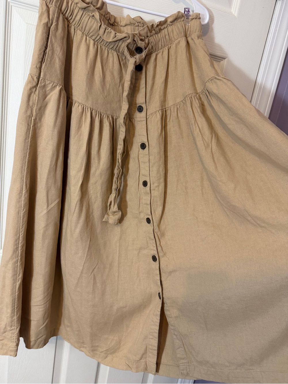 Universal Thread Women’s Button-Front Midi Skirt in Tan - Picture 2 of 4